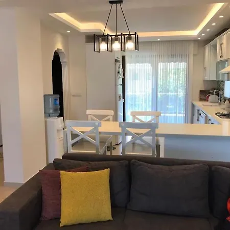Havuzlu Ultra Lux Cesme Merkezde ヴィラ *