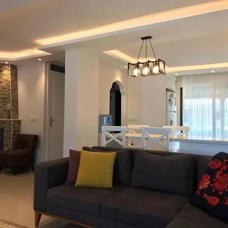 Havuzlu Ultra Lux Cesme Merkezde * Altınyunus