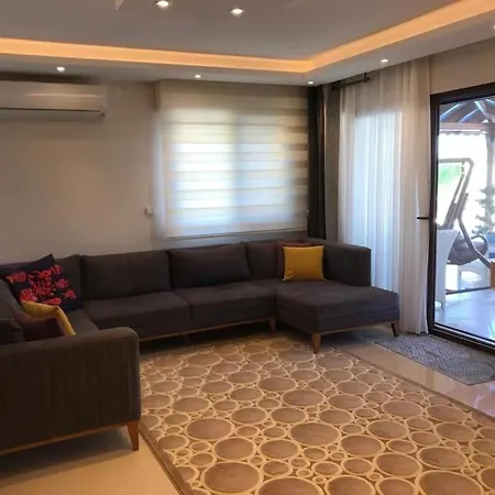 Havuzlu Ultra Lux Cesme Merkezde ヴィラ